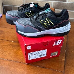 Composite toe women’s size 8.5 wide sneakers
